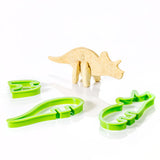 Tricératops en biscuits sablés et assemblés pour faire un dinosaures en 3D. 3 emportes pièces de couleurs vertes