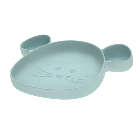  Sur fond blanc, une assiette en silicone en forme de tête de souris. Elle a 3 compartiments, la tête et les 2 oreilles. L’assiette est de couleur bleue
