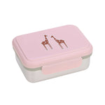 Sur fond blanc, lunch box en acier avec un couvercle en plastique de couleur rose avec une illustration au centre du couvercle de 2 giraffes.