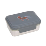 Sur fond blanc, lunch box en acier avec un couvercle en plastique de couleur griis avec une illustration au centre du couvercle d’un tigre.