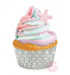 Photo sur fond blanc d'un cupcake décoré avec un glaçage royale aux couleurs des sirènes