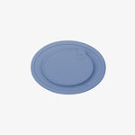 Assiette et set en silicone de couleur bleu indigo de la marque EZPZ gravé  dessus. L'assiette est refermée par son couvercle