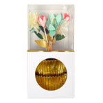 Photo d'un kit pour cupcake en forme de fleurs avec des caissettes  couleurs dorés